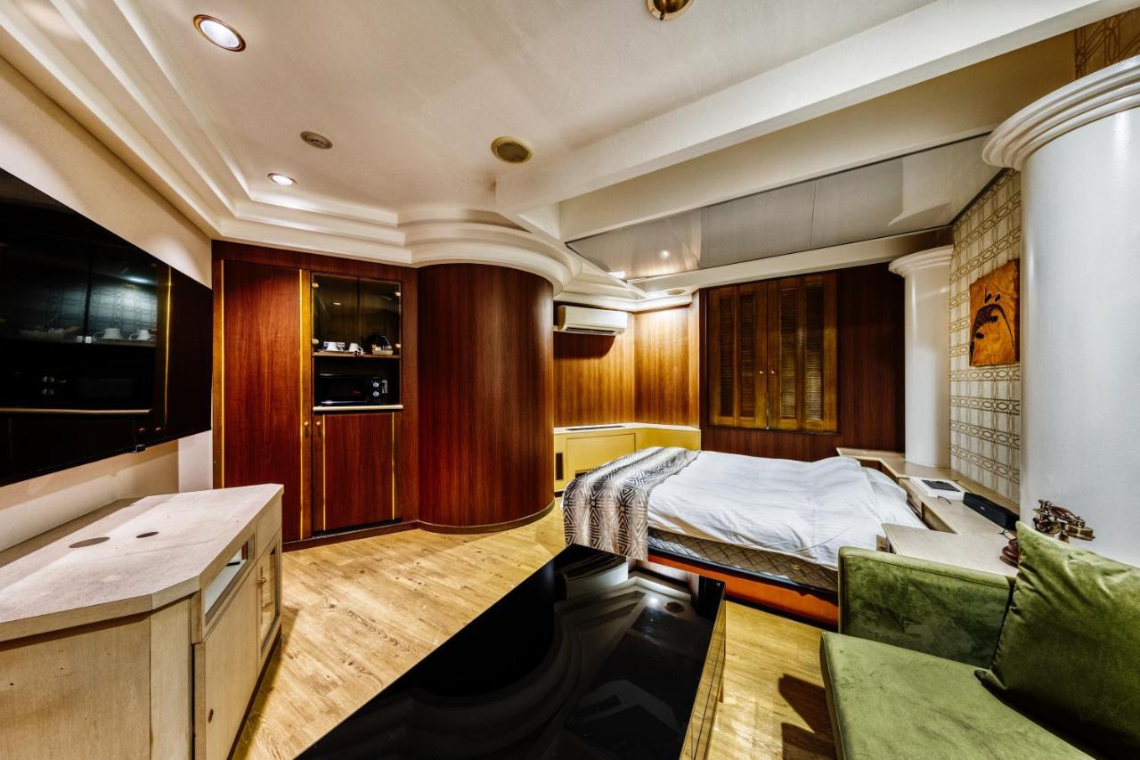 Hotel Artia Dinosaur Machida -Adult Only Kamiseya Εξωτερικό φωτογραφία